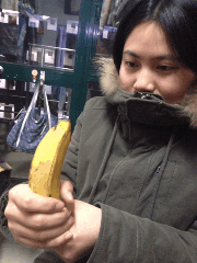 邪恶图片美女剥香蕉