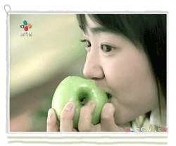 青苹果真好吃，甜甜脆脆的