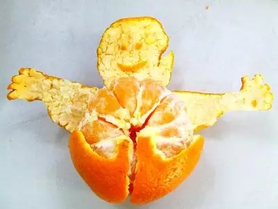 剥开橘子拥抱你qq静态表情图片