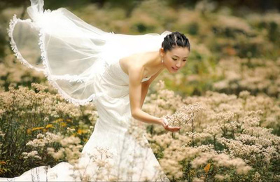美丽的新娘，亲近自然