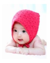 戴红帽帽的小宝宝